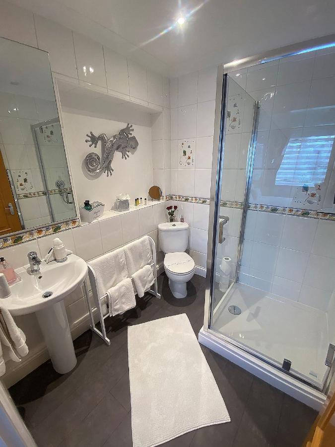 Keppel Gate B&B - Silver Birch Ensuite Room Overseal Екстер'єр фото